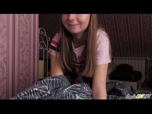 ❤️ 블론디는 그녀의 BFF를 깊이 빨아 먹고 그녀의 입에 정액을 가져옵니다. ❤ 섹스 비디오 ko.pornburst.ru에서 ❤