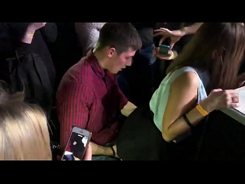 ❤️ 러시아 나이트 클럽에서 실제 섹스. 18 세 러시아 여자 항문과 질에 엿 에서 나이트 클럽 ❤ 섹스 비디오 ko.pornburst.ru에서 ❤